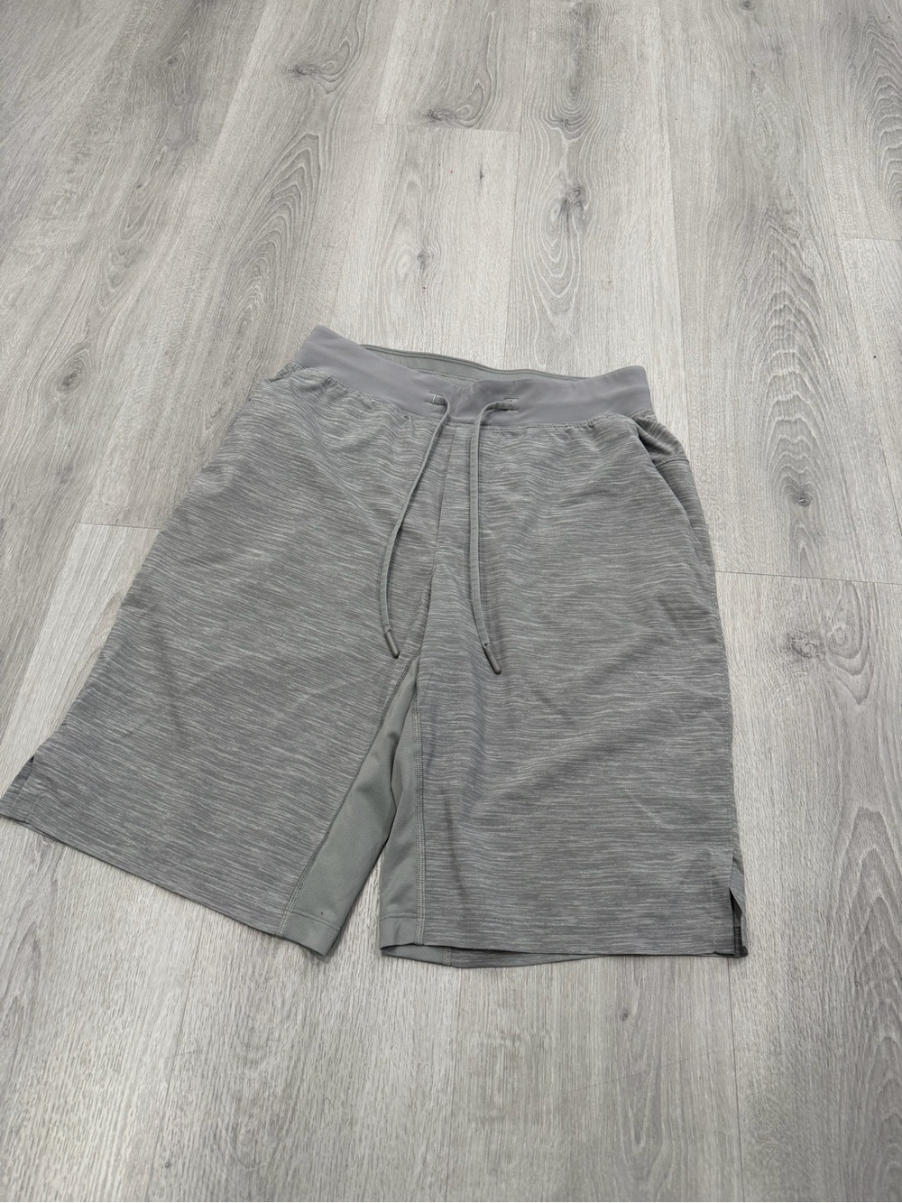 Men’s Lululemon shirts size small